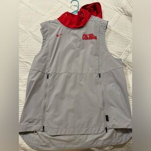 Mens Nike Ole Miss pullover vest with hood size L